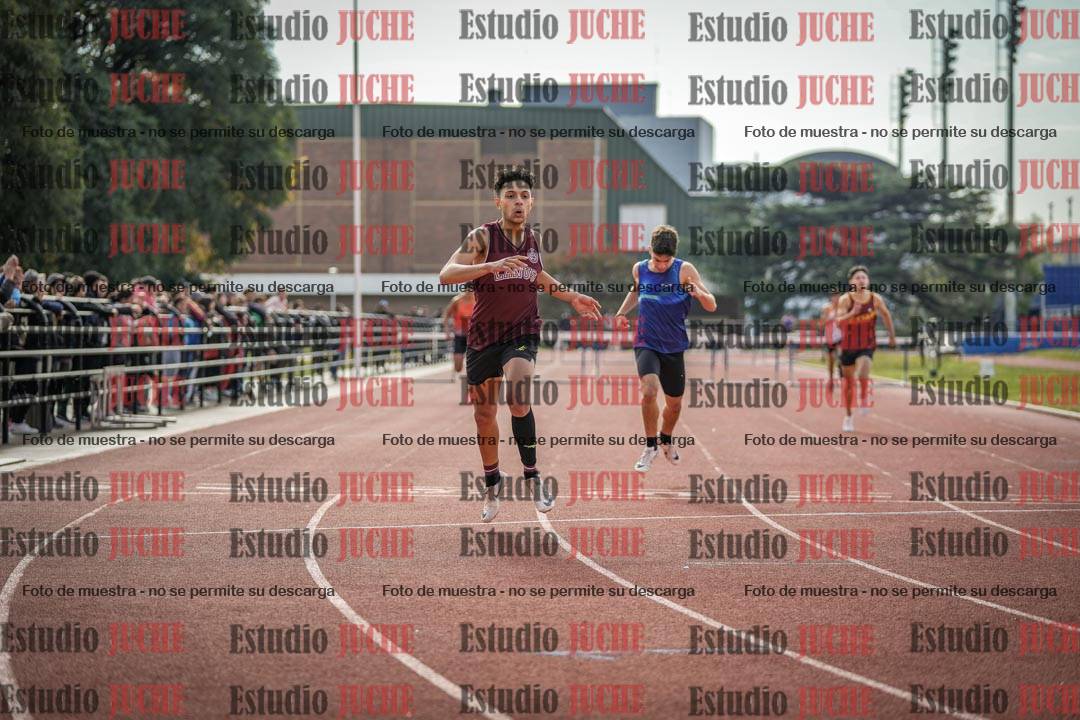 Fotos de los 400 m con vallas de varones