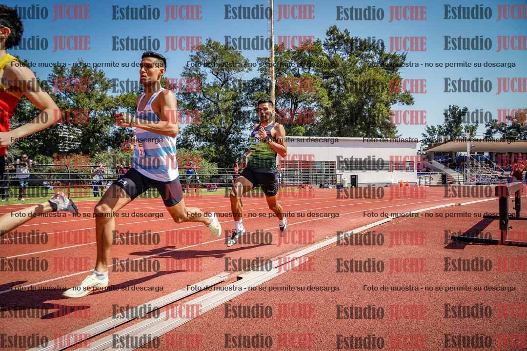 Fotos de los 800 m llanos de varones