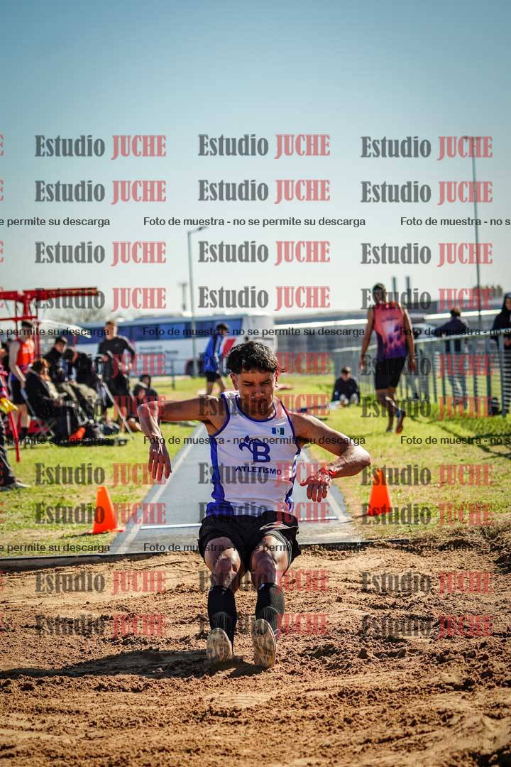 Fotos del salto en largo de varones