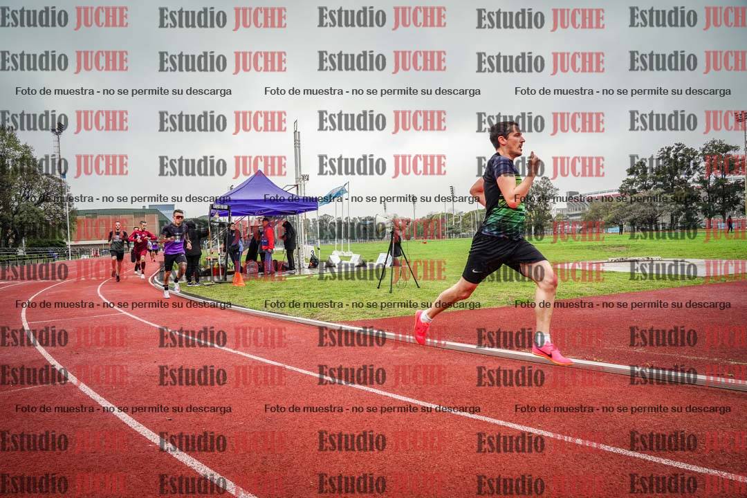 Fotos de los 800 m llanos de varones