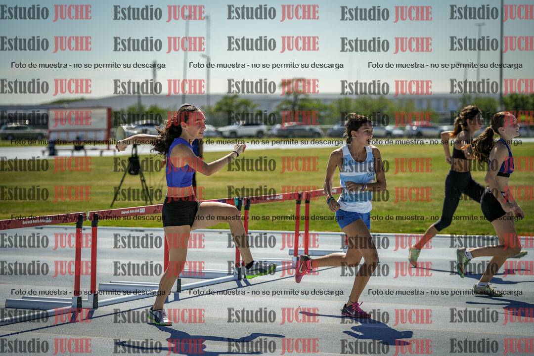 Fotos de los 80 m con vallas de mujeres - serie 1