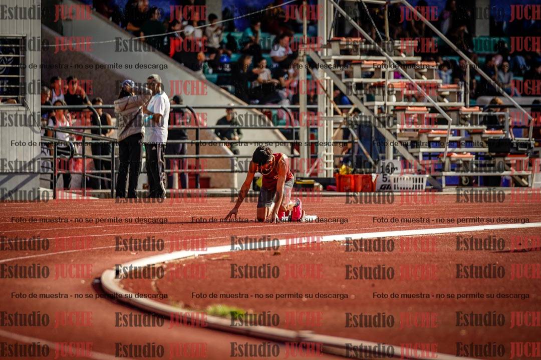Fotos de los 400 m con vallas de varones