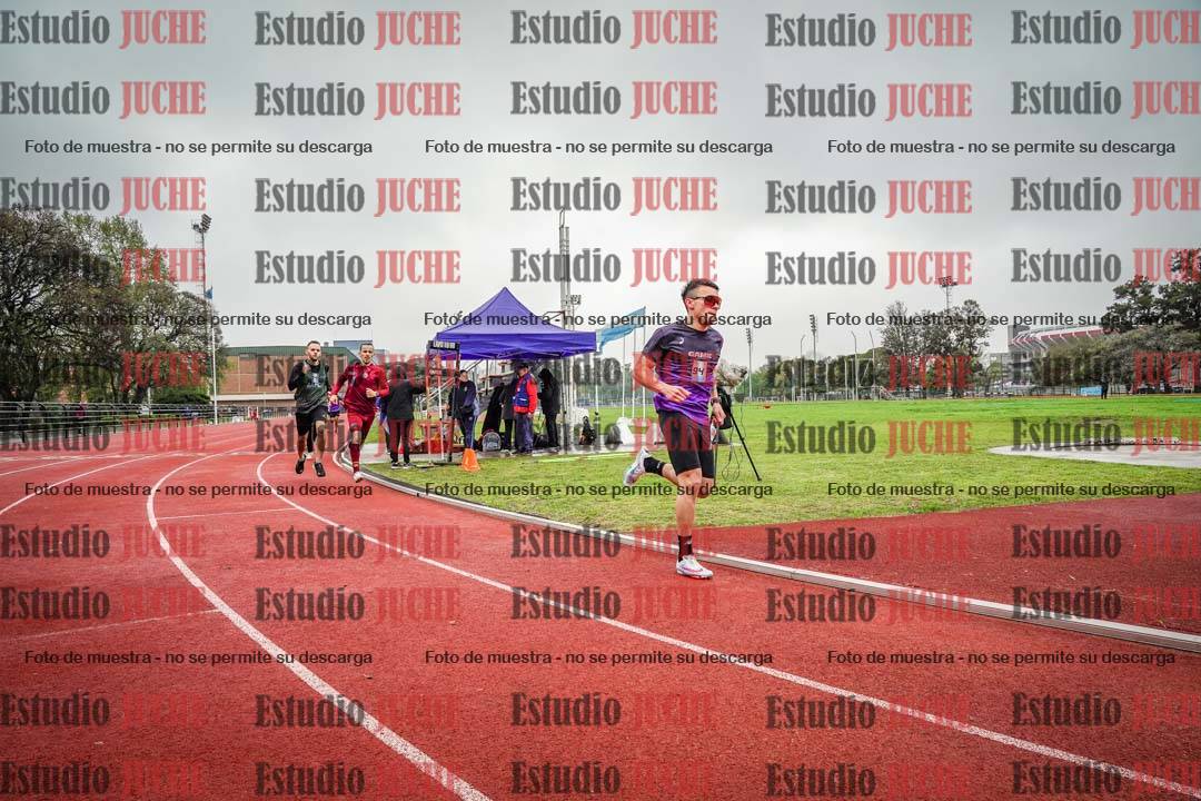Fotos de los 800 m llanos de varones