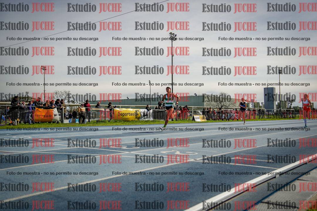 Fotos de los 295 m con vallas de mujeres - U17
