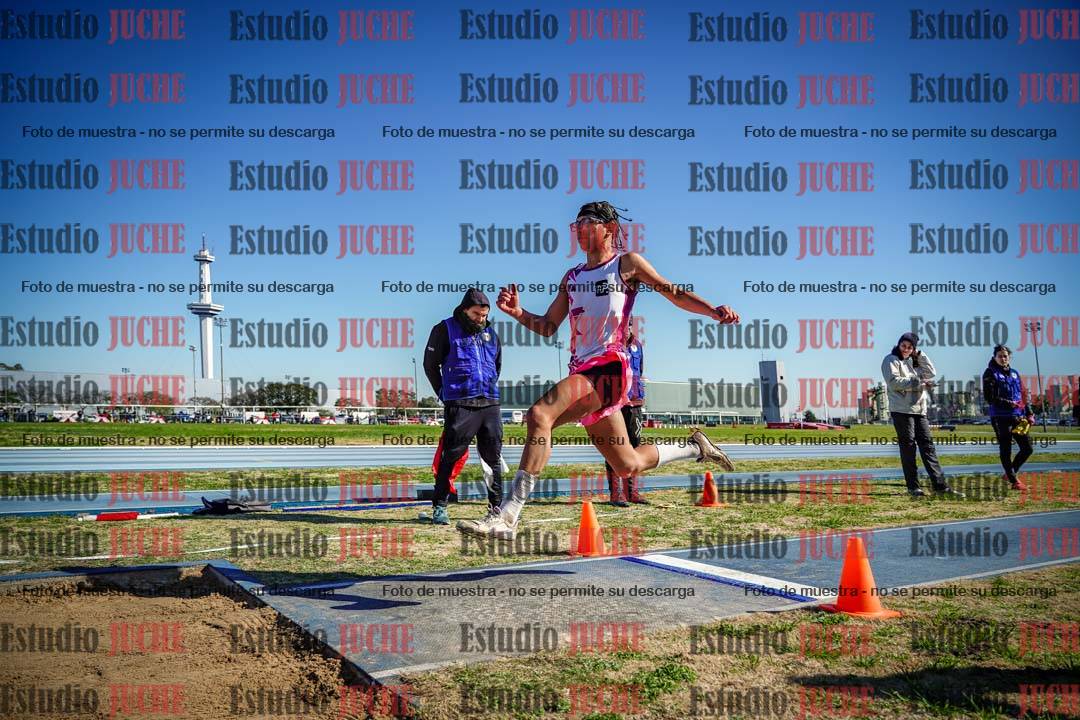 Fotos del salto en largo de varones