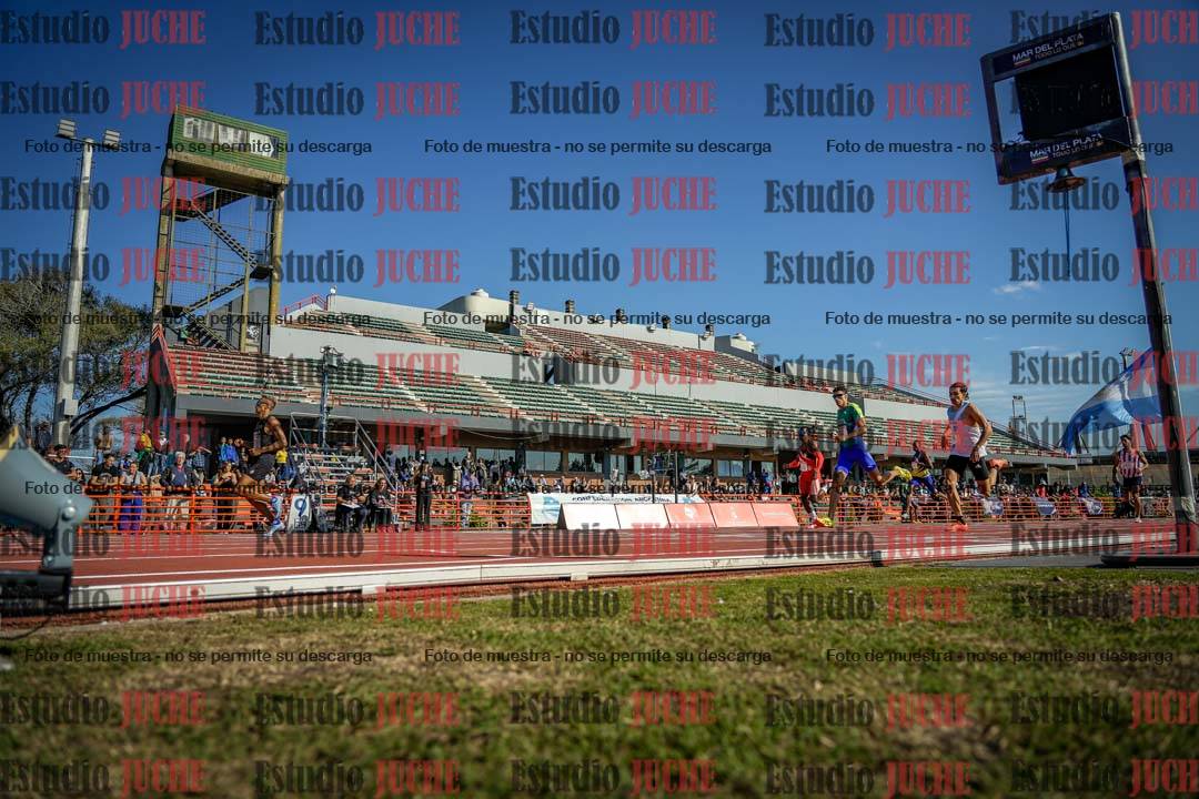 Fotos de los 400 m llanos de varones