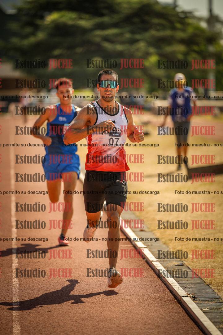 Fotos de los 3000 m llanos de varones