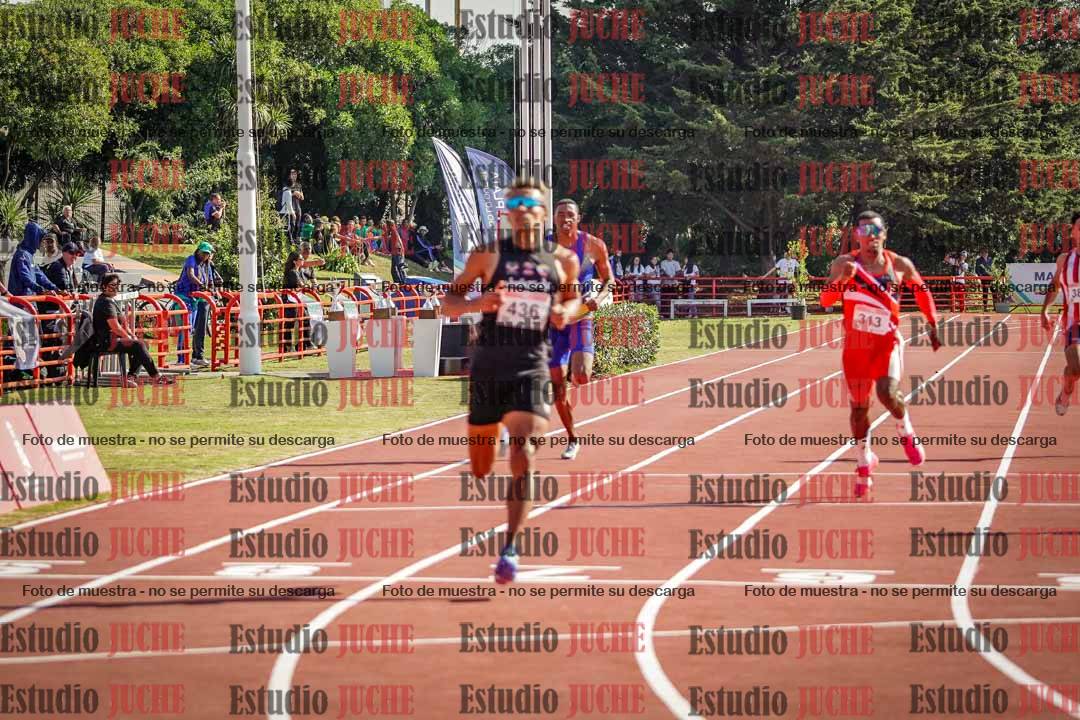 Fotos de los 400 m llanos de varones