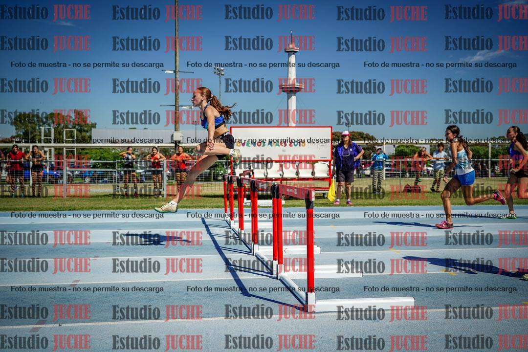 Fotos de los 80 m con vallas de mujeres - serie 1