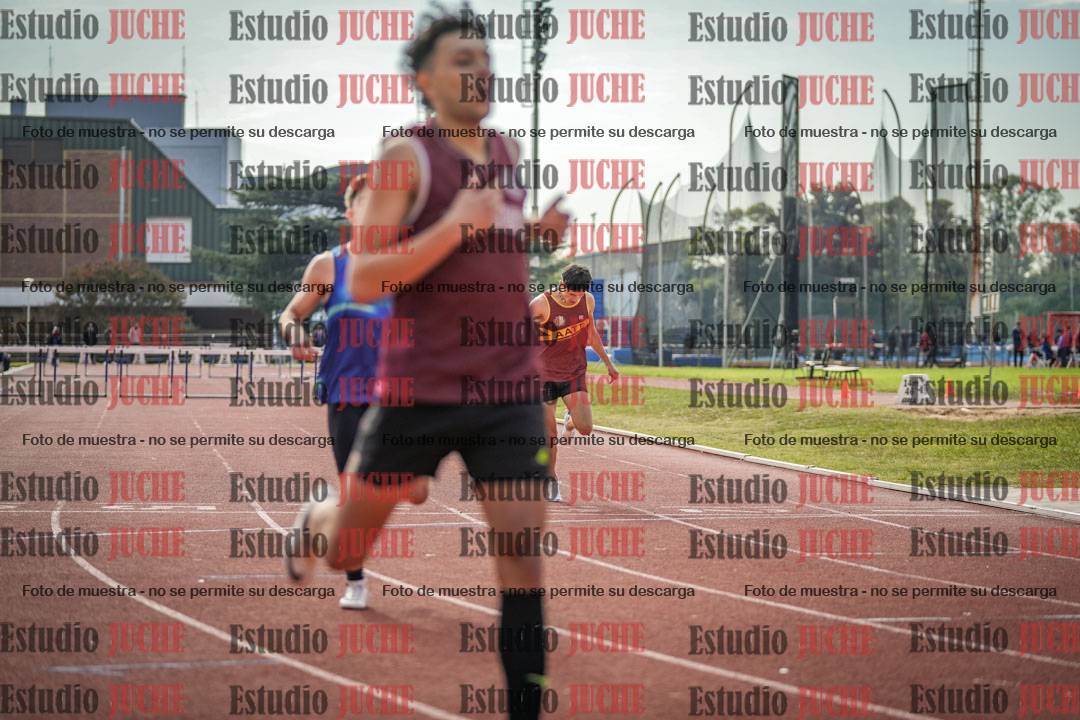 Fotos de los 400 m con vallas de varones