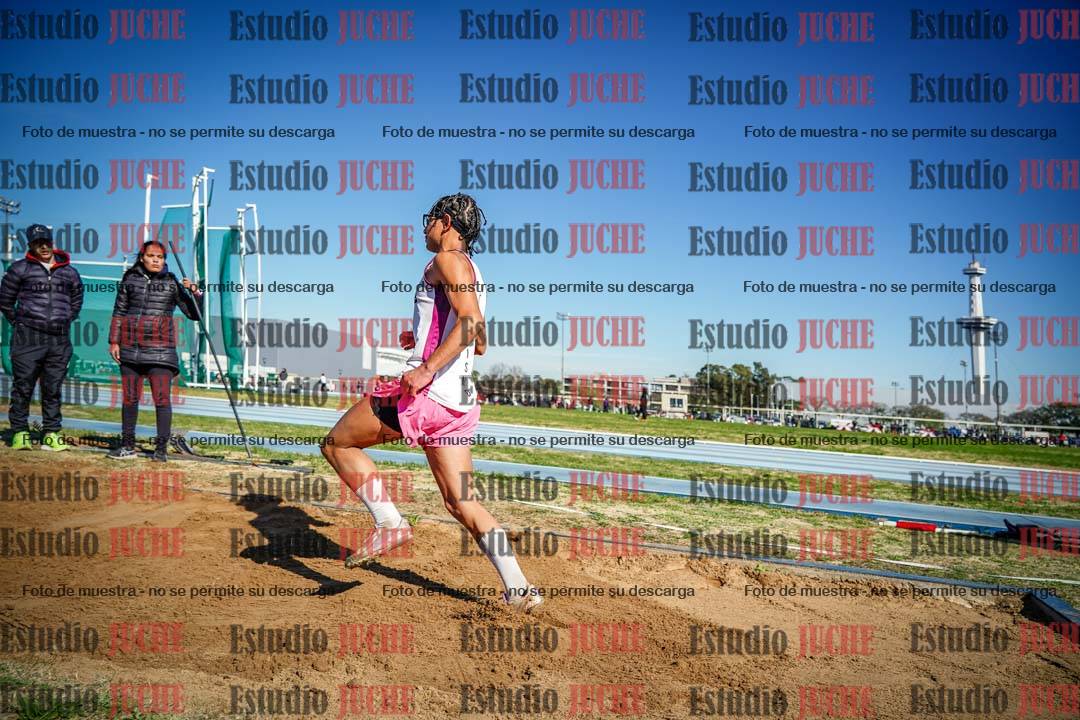 Fotos del salto en largo de varones