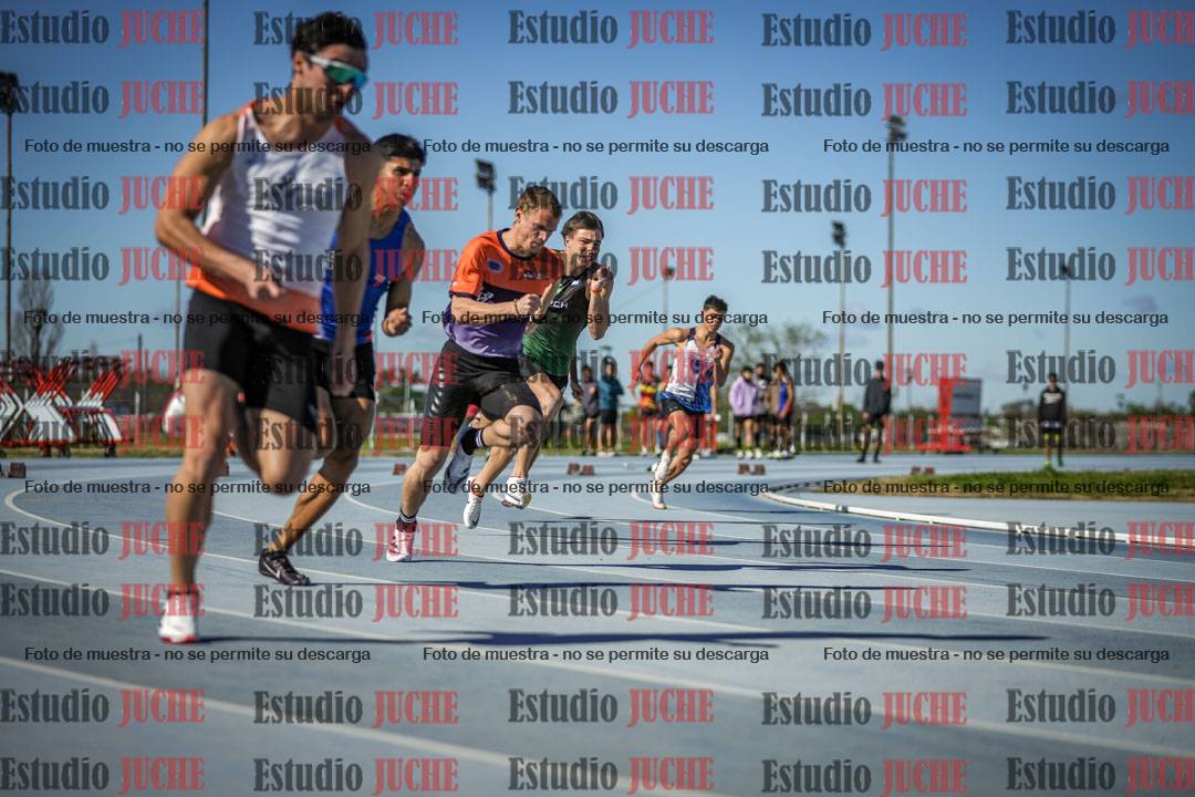 Fotos de los 200 m llanos de varones