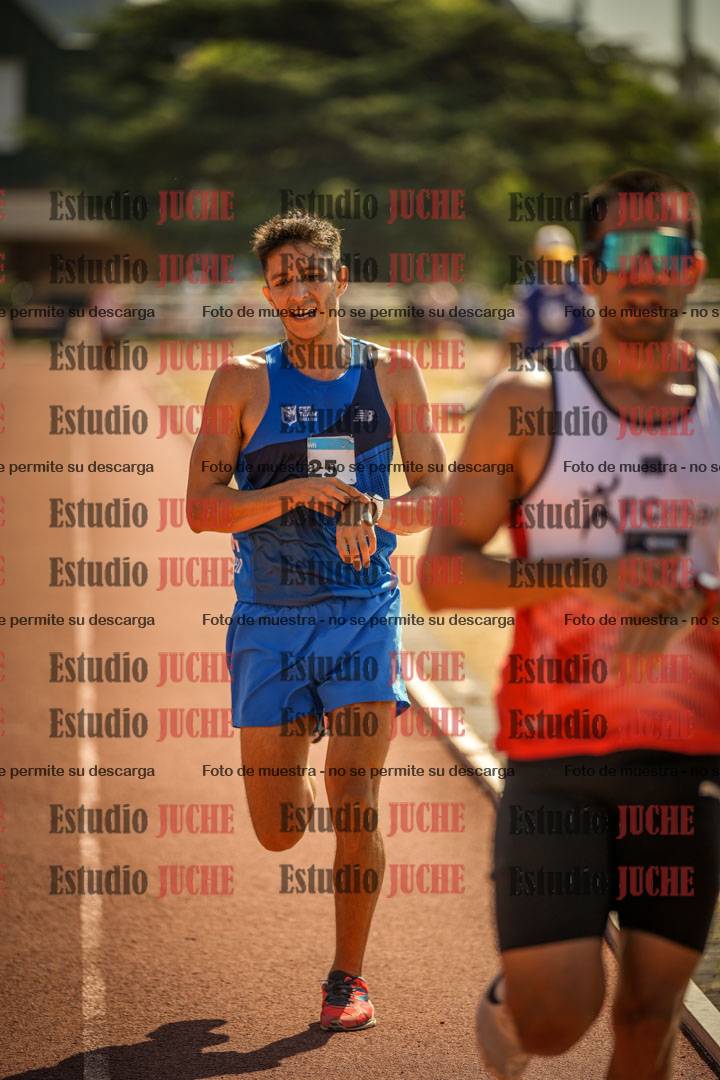 Fotos de los 3000 m llanos de varones