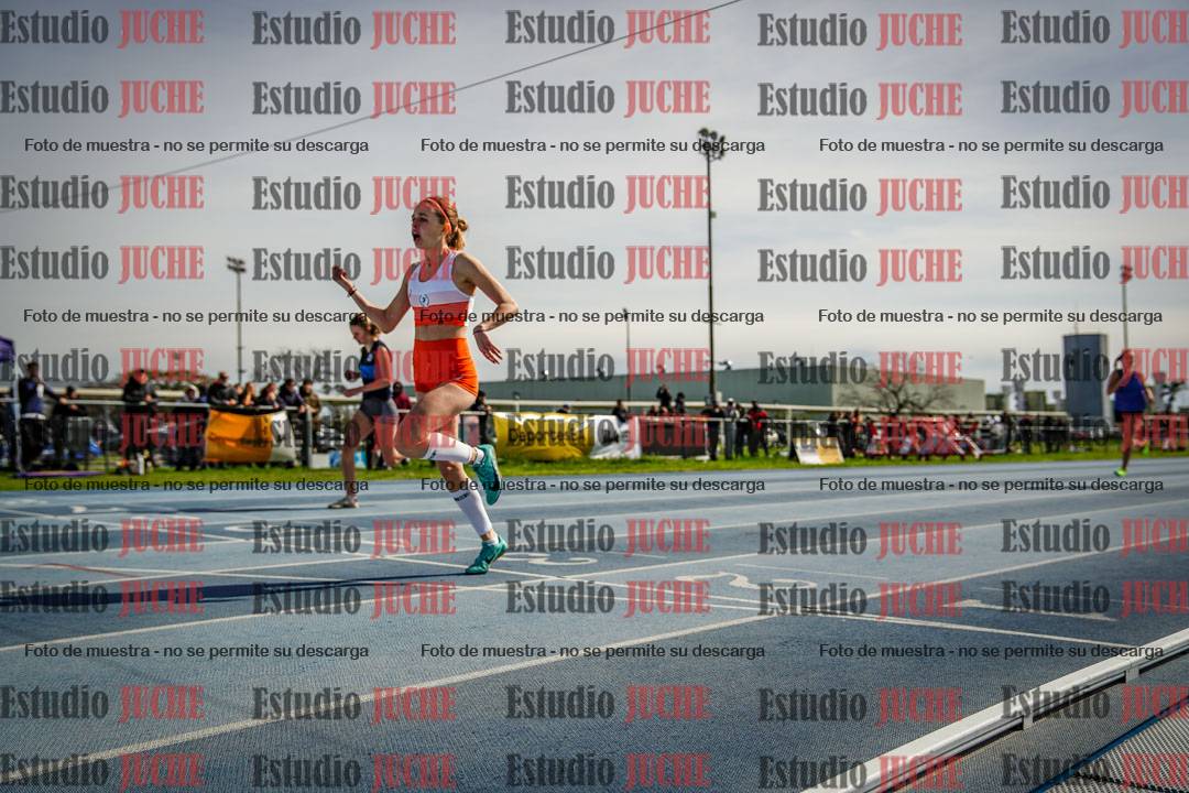 Fotos de los 295 m con vallas de mujeres - U17