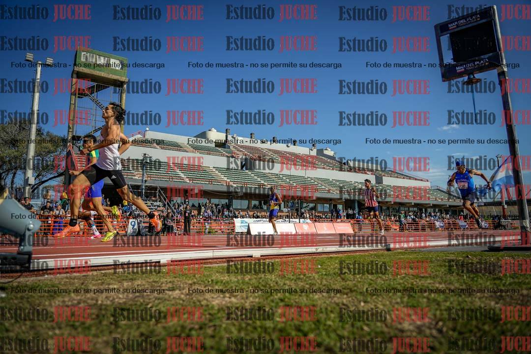 Fotos de los 400 m llanos de varones