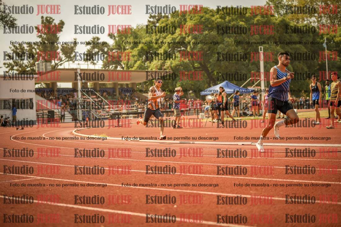 Fotos de los 400 m llanos de varones