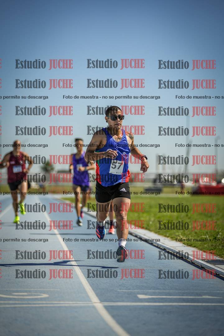 Fotos de los 5000 m de mujeres y varones - serie 2