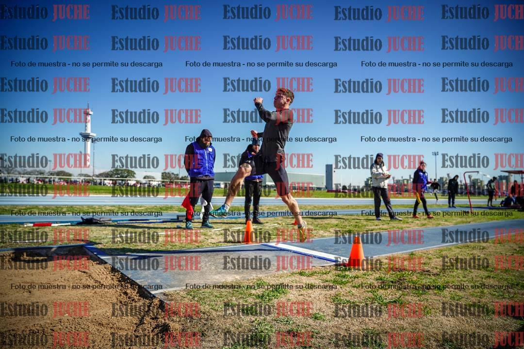 Fotos del salto en largo de varones
