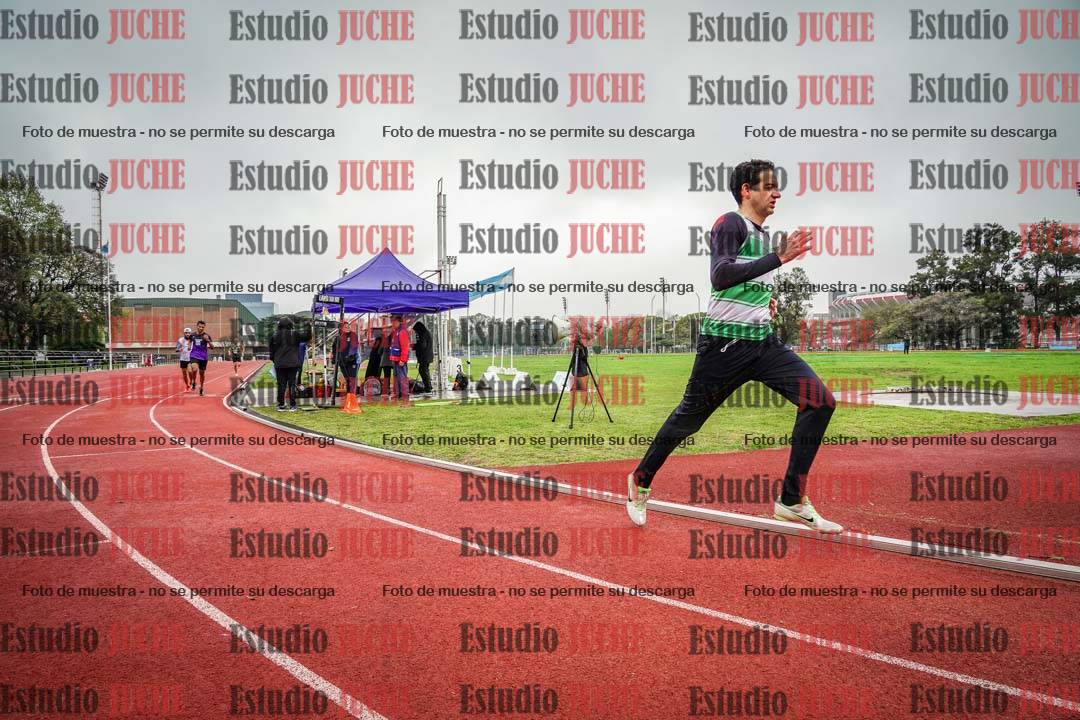 Fotos de los 800 m llanos de varones