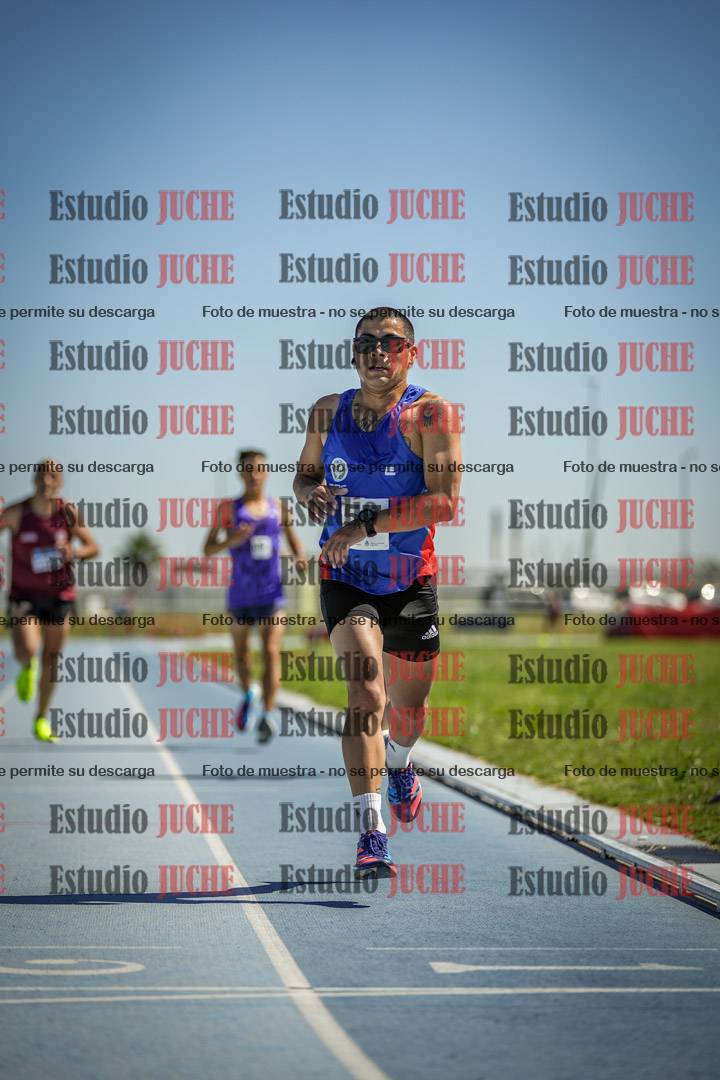 Fotos de los 5000 m de mujeres y varones - serie 2