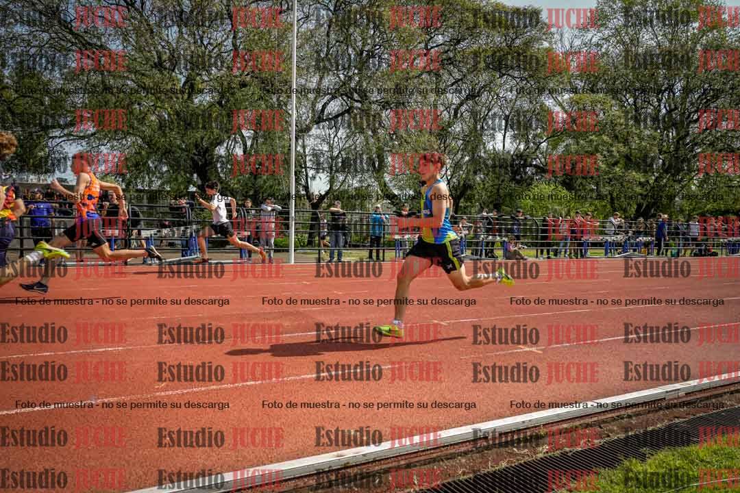 Fotos de los 80 m llanos de varones