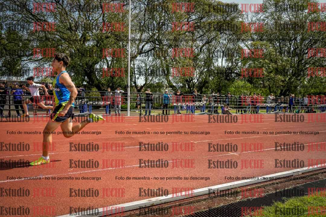 Fotos de los 80 m llanos de varones
