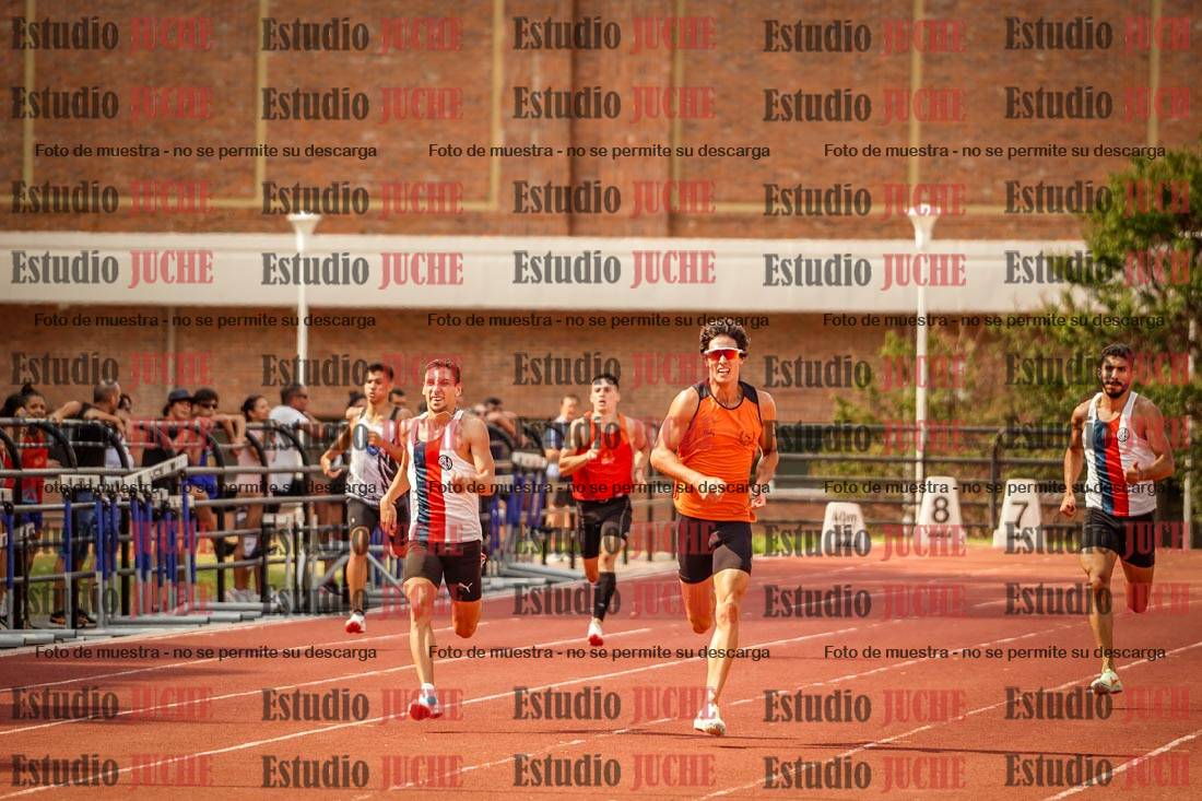Fotos de los 400 m llanos de varones
