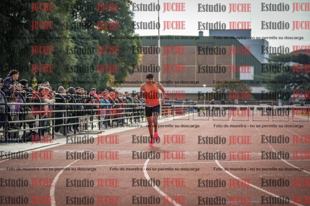 Fotos de los 400 m con vallas de varones