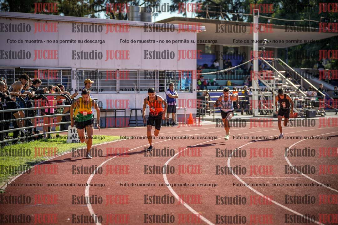 Fotos de los 800 m llanos de varones