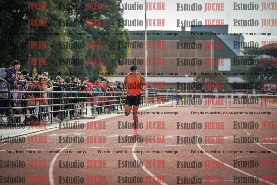 Fotos de los 400 m con vallas de varones