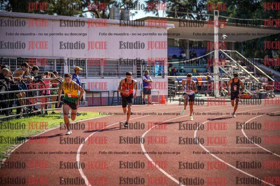 Fotos de los 800 m llanos de varones