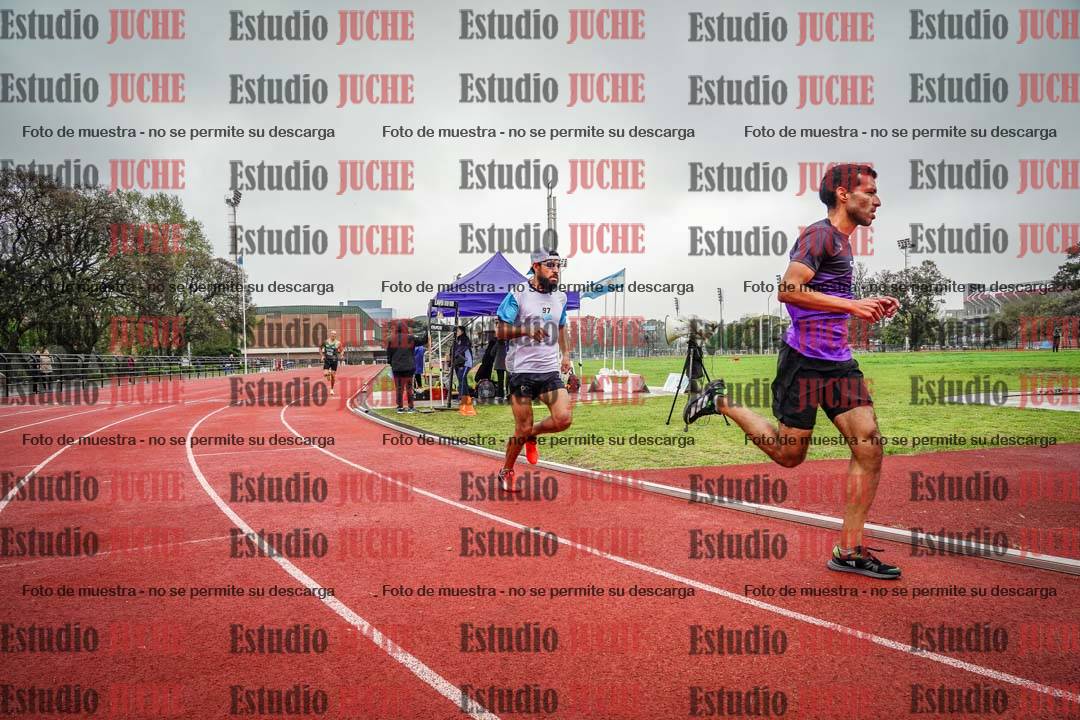 Fotos de los 800 m llanos de varones
