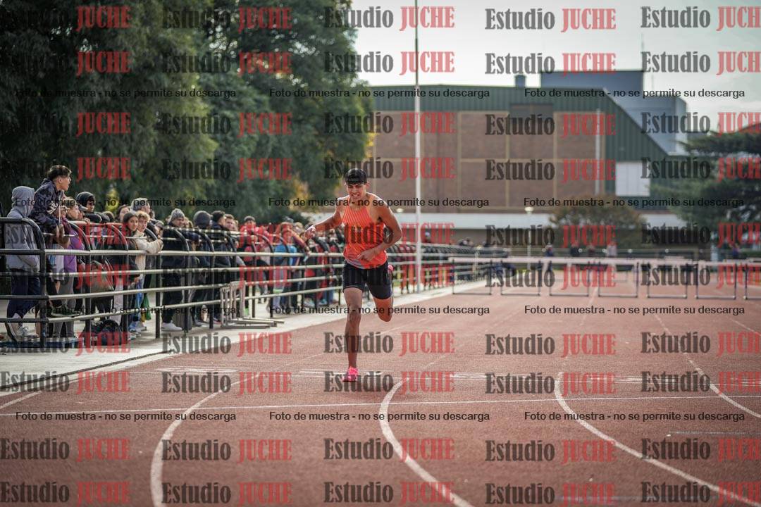 Fotos de los 400 m con vallas de varones