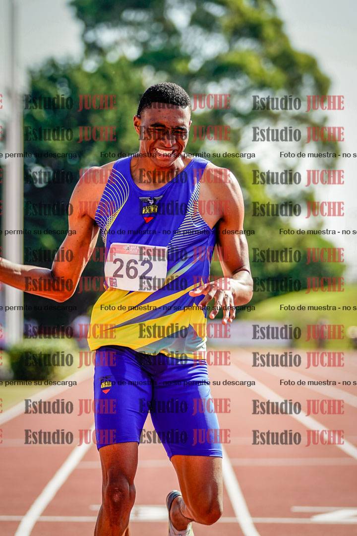 Fotos de los 400 m llanos de varones