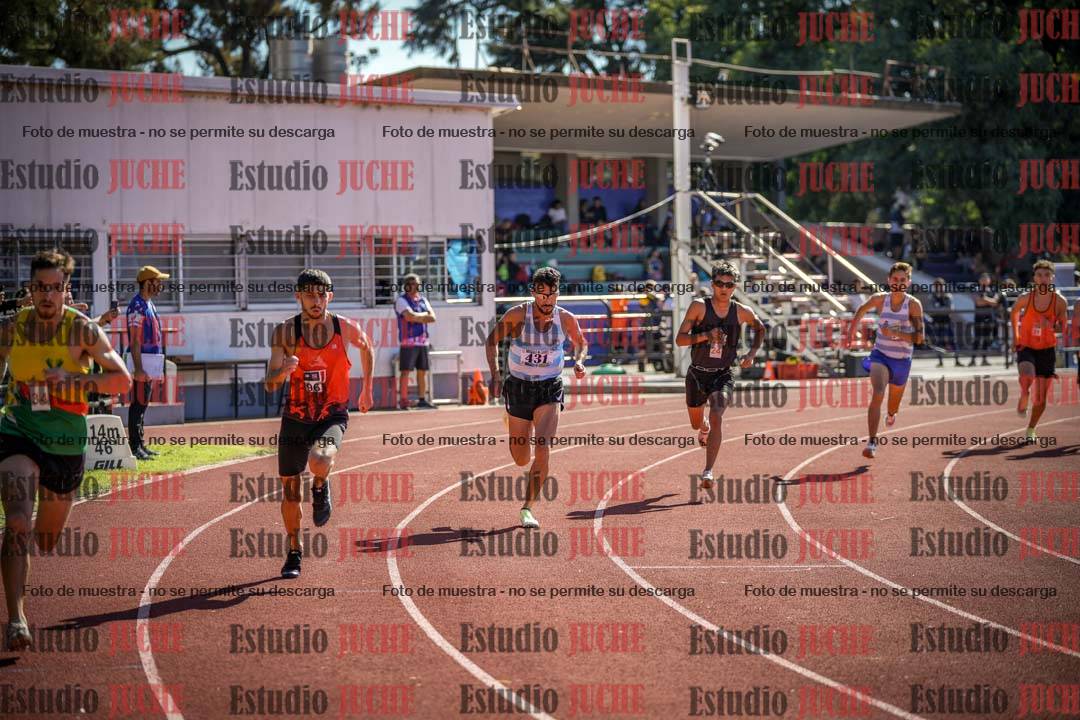 Fotos de los 800 m llanos de varones