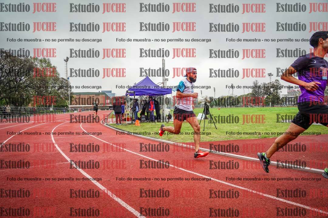 Fotos de los 800 m llanos de varones