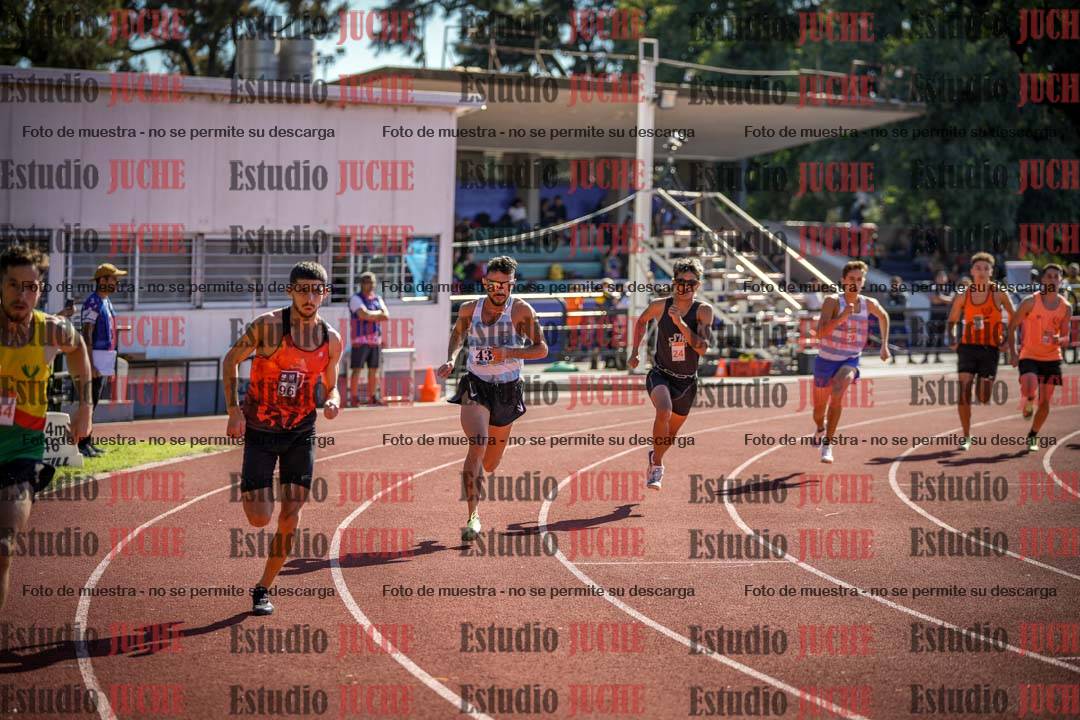 Fotos de los 800 m llanos de varones