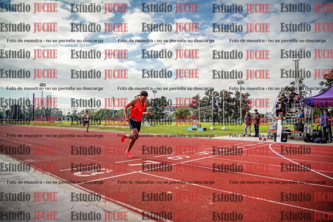 Fotos de los 400 m con vallas de varones