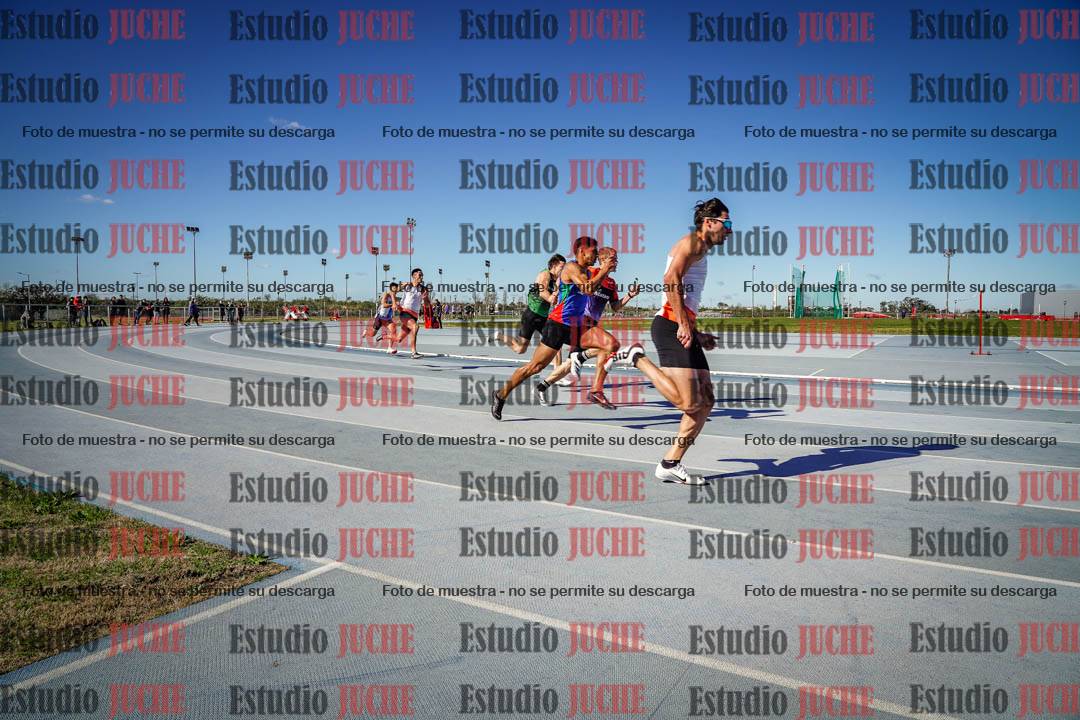 Fotos de los 200 m llanos de varones
