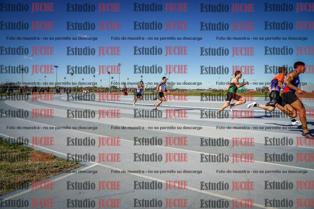 Fotos de los 200 m llanos de varones
