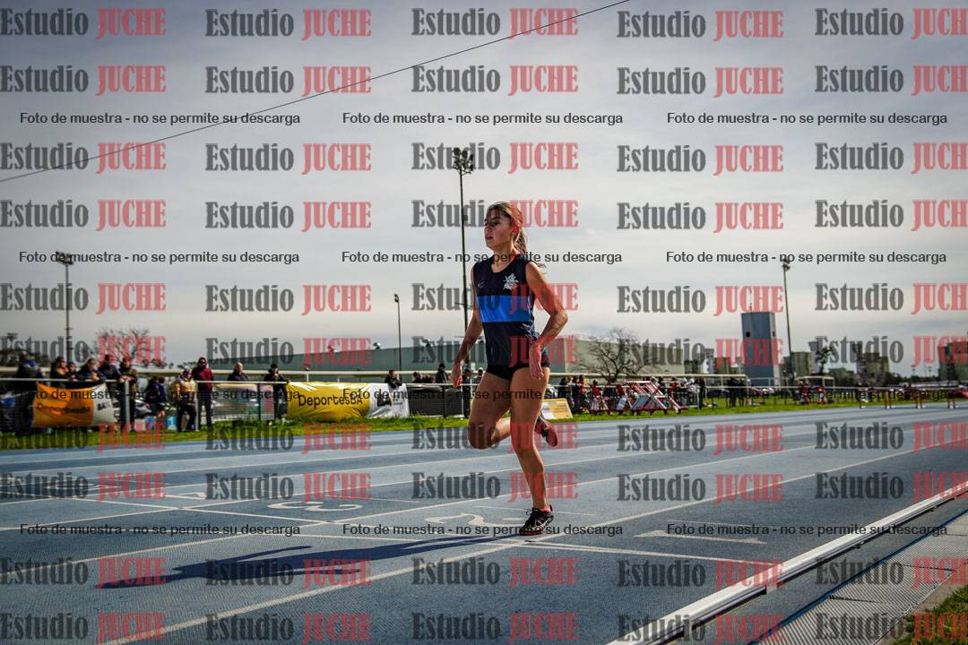 Fotos de los 295 m con vallas de mujeres - U17