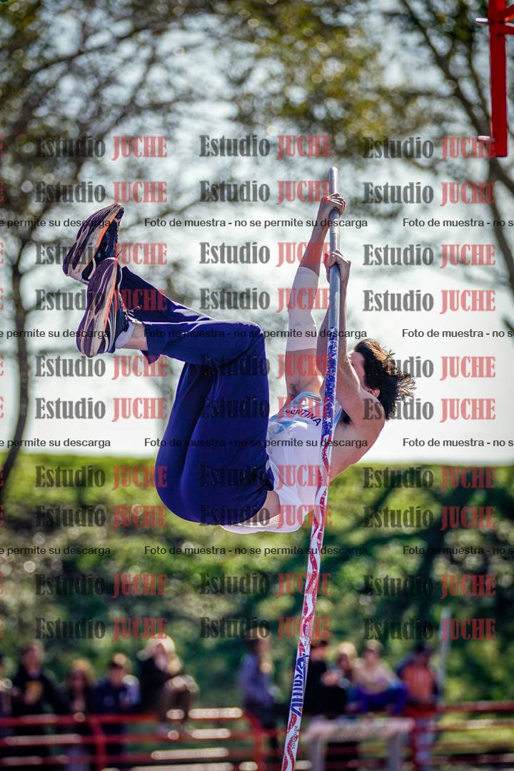 Fotos del salto con garrocha de varones - deca 8