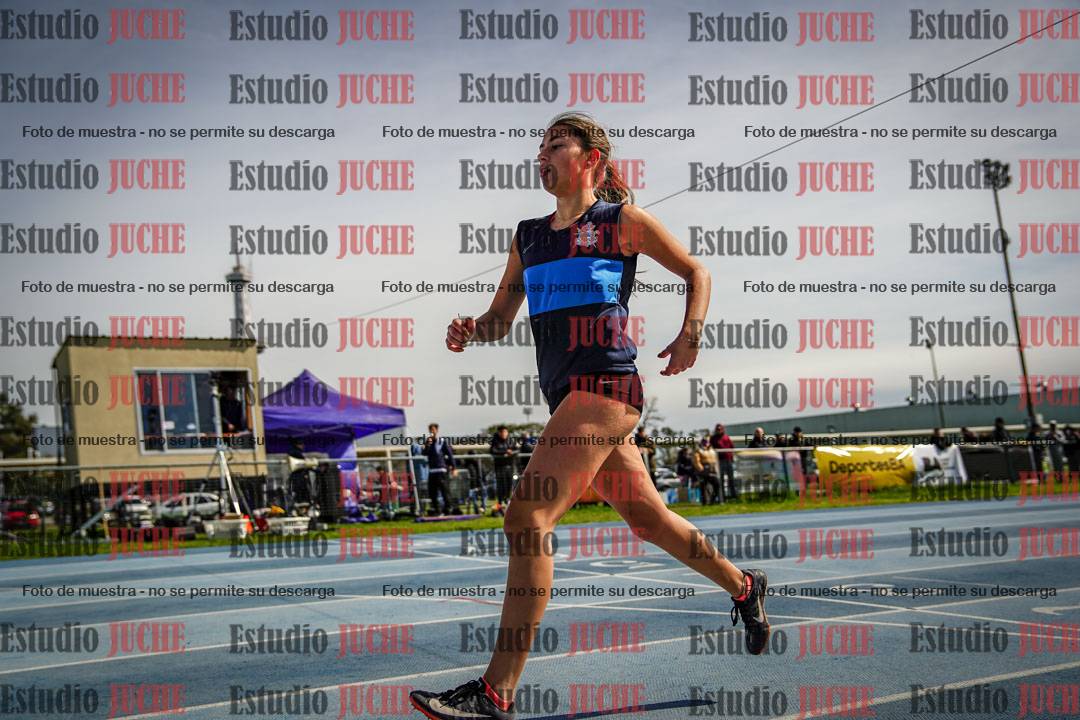 Fotos de los 295 m con vallas de mujeres - U17