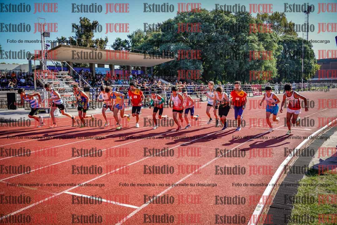 Fotos de los 2400 m llanos de varones