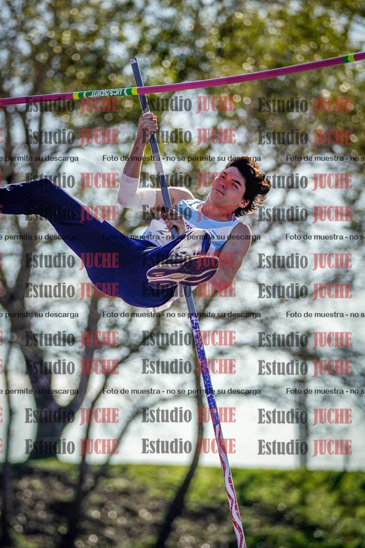 Fotos del salto con garrocha de varones - deca 8