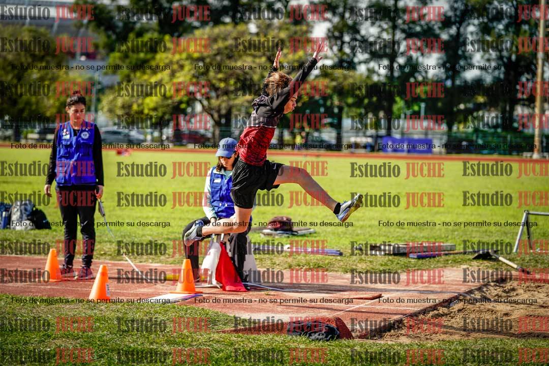 Fotos del salto en largo de varones