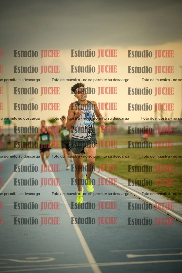 Fotos de los 600 m llanos de varones