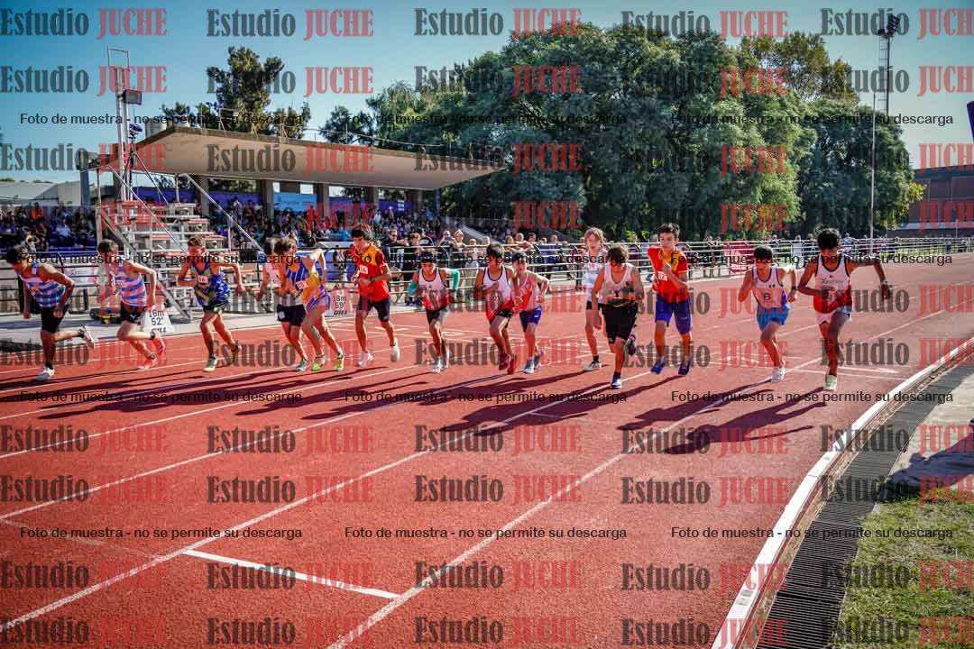 Fotos de los 2400 m llanos de varones