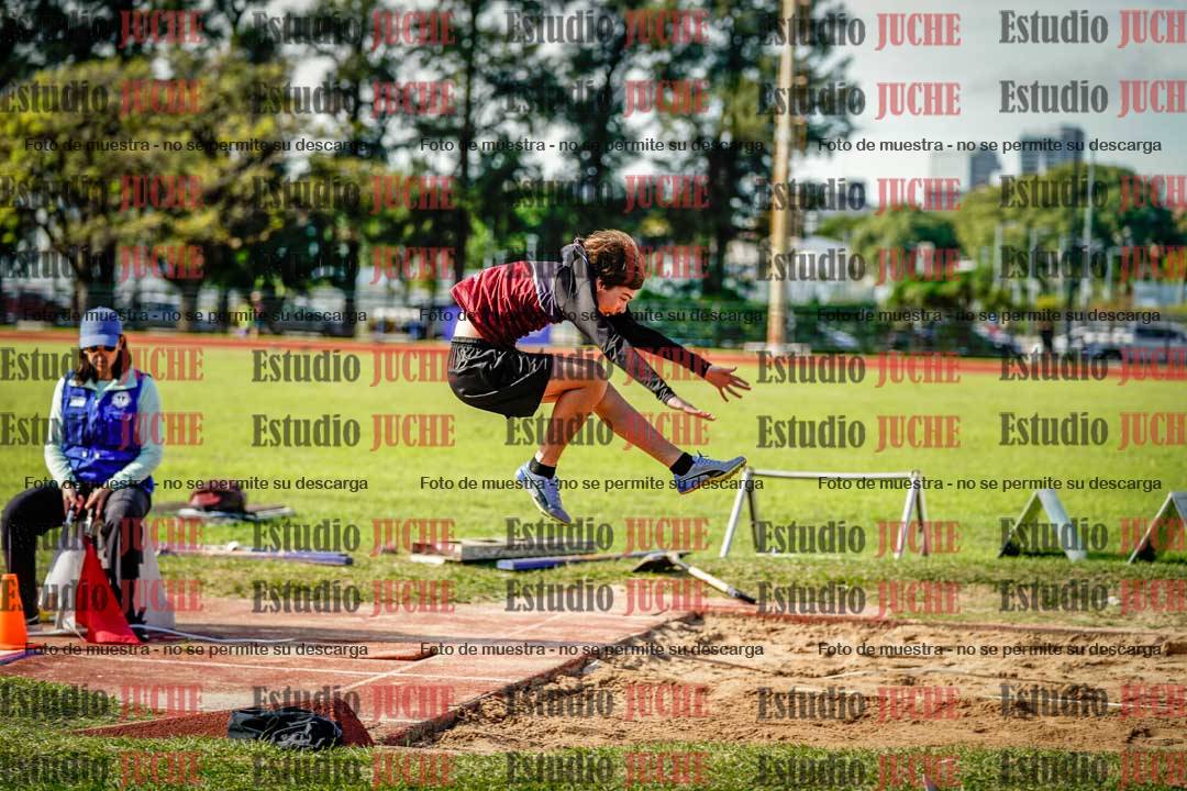 Fotos del salto en largo de varones