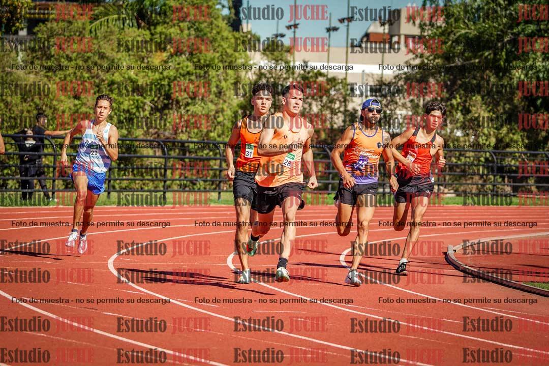 Fotos de los 800 m llanos de varones
